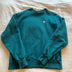 super cute champion oversized teal crewneck!